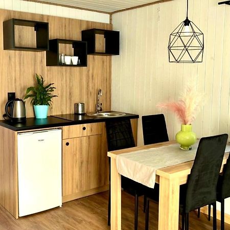 Resort Eden - Domki, Pokoje, Apartamenty ยาสต์เชอเบีย กูรา ภายนอก รูปภาพ