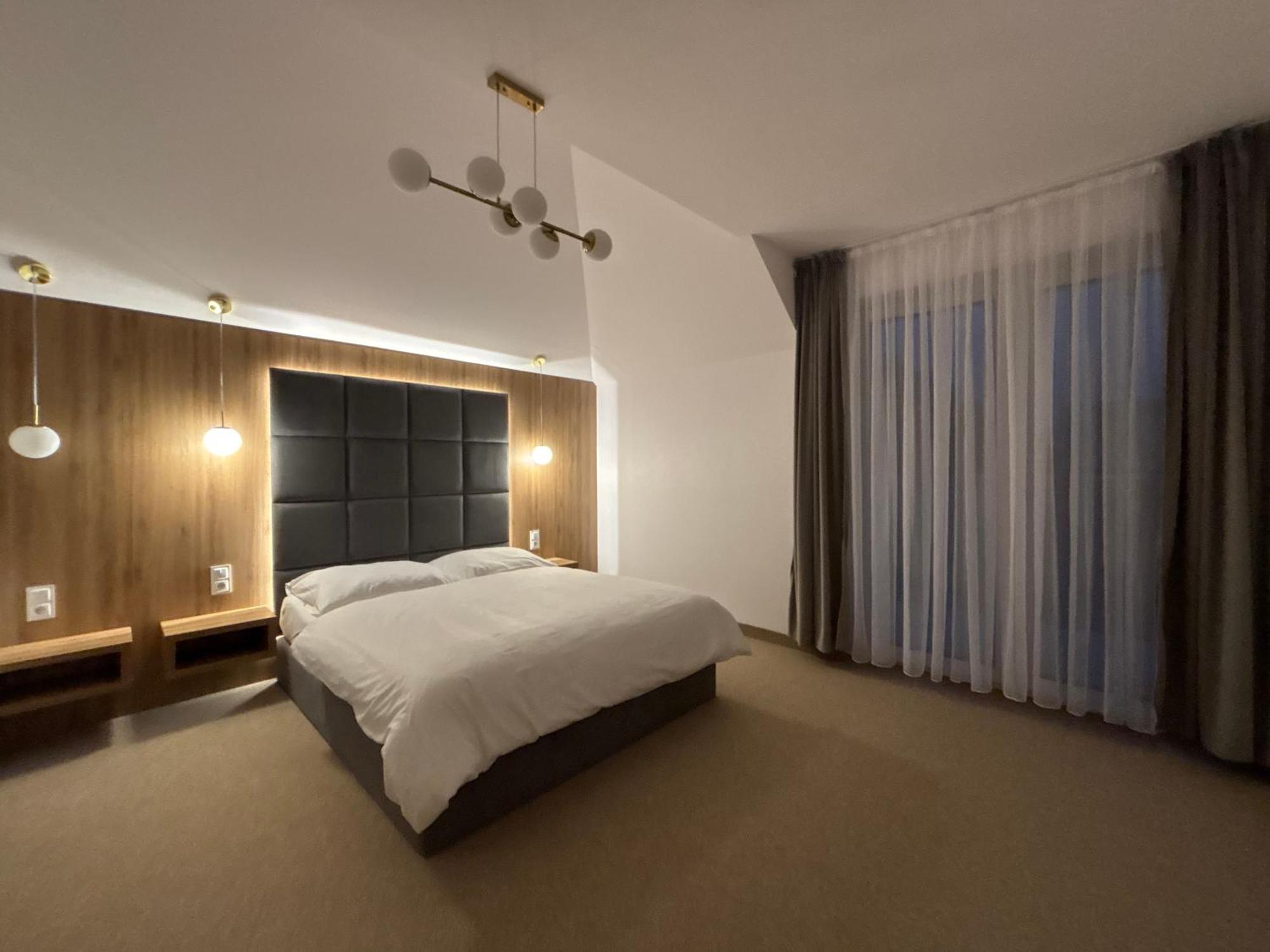 Resort Eden - Domki, Pokoje, Apartamenty ยาสต์เชอเบีย กูรา ภายนอก รูปภาพ