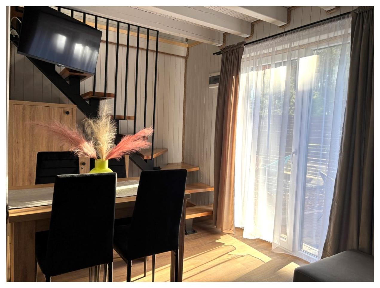 Resort Eden - Domki, Pokoje, Apartamenty ยาสต์เชอเบีย กูรา ภายนอก รูปภาพ